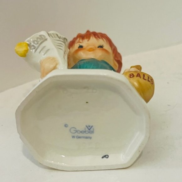 Goebel Redheads Hummel Figurine Germany Red Head Vtg byj26 Good News Flower Sour - Picture 4 of 5